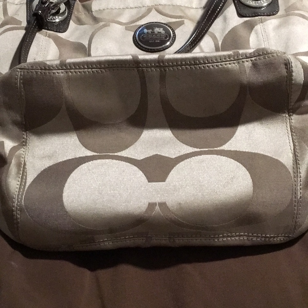 Coach purse - Picture 4 of 6